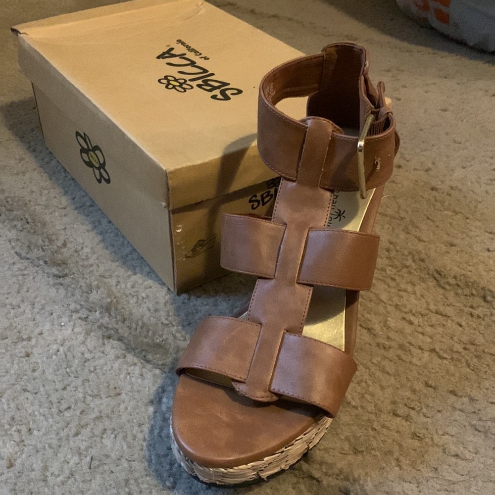 Sandals - Picture 2 of 4